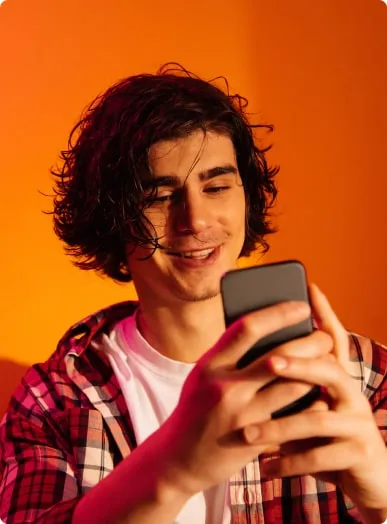 facet wysyła wiadomość na czacie